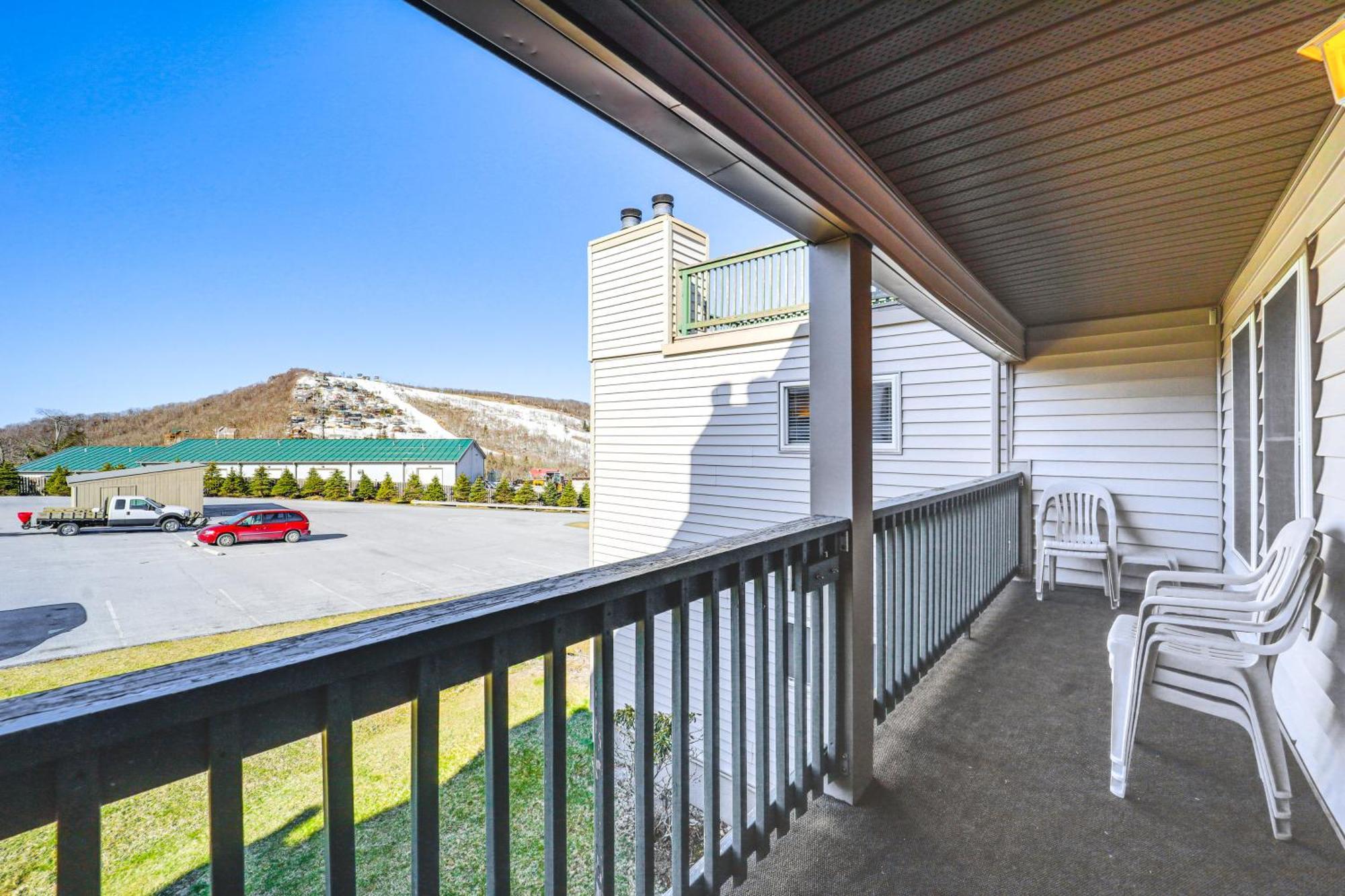 Beech Mountain Condo Near Hiking And Mountain Biking Bagian luar foto