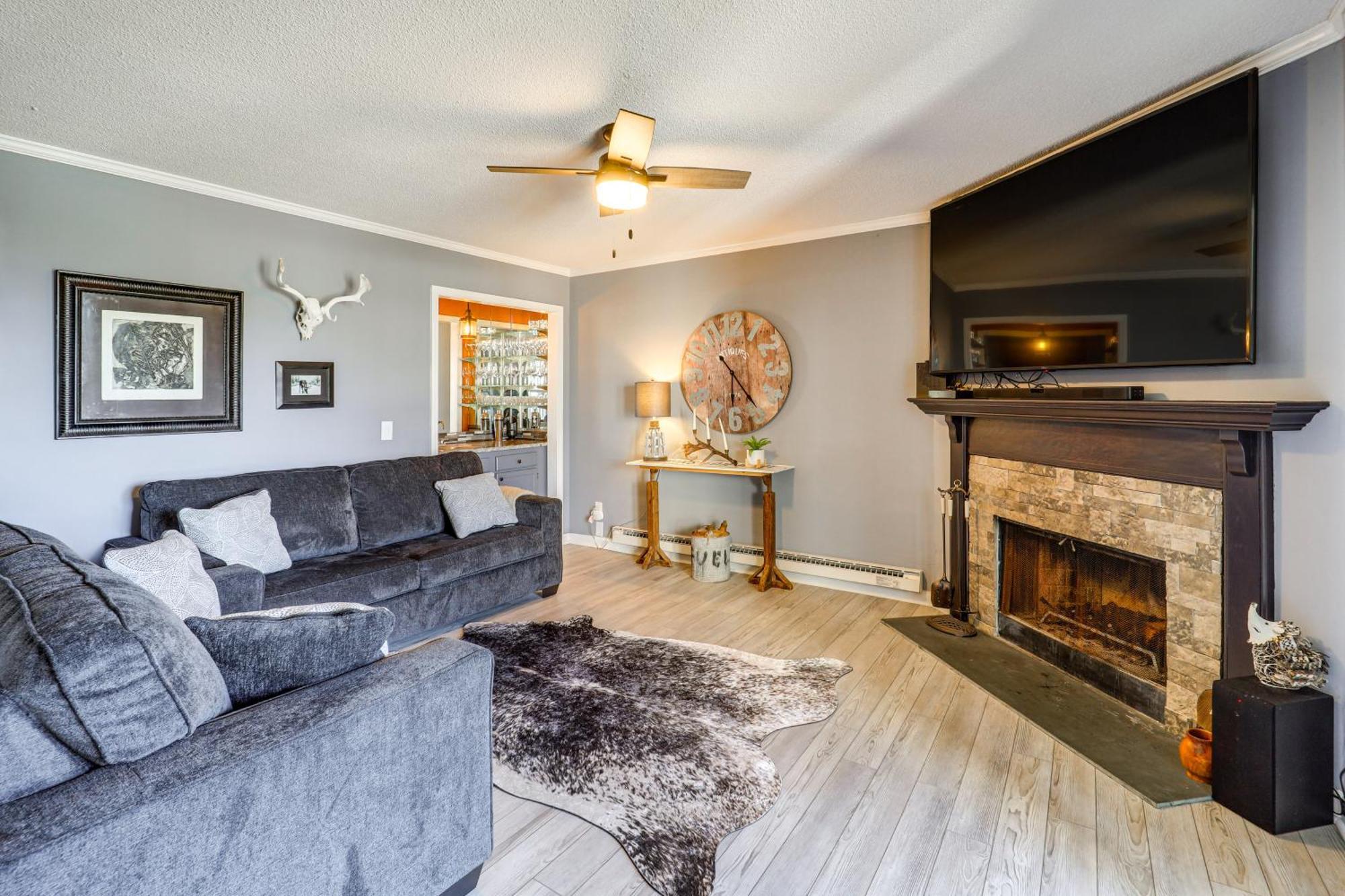 Beech Mountain Condo Near Hiking And Mountain Biking Bagian luar foto